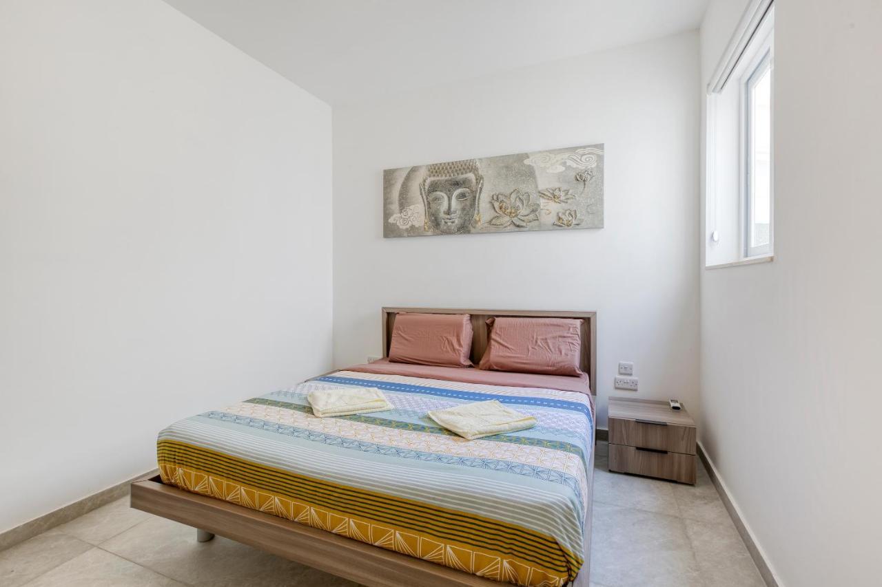 Stunning Apartment With Pool-Hosted By Sweetstay 沙拉 外观 照片