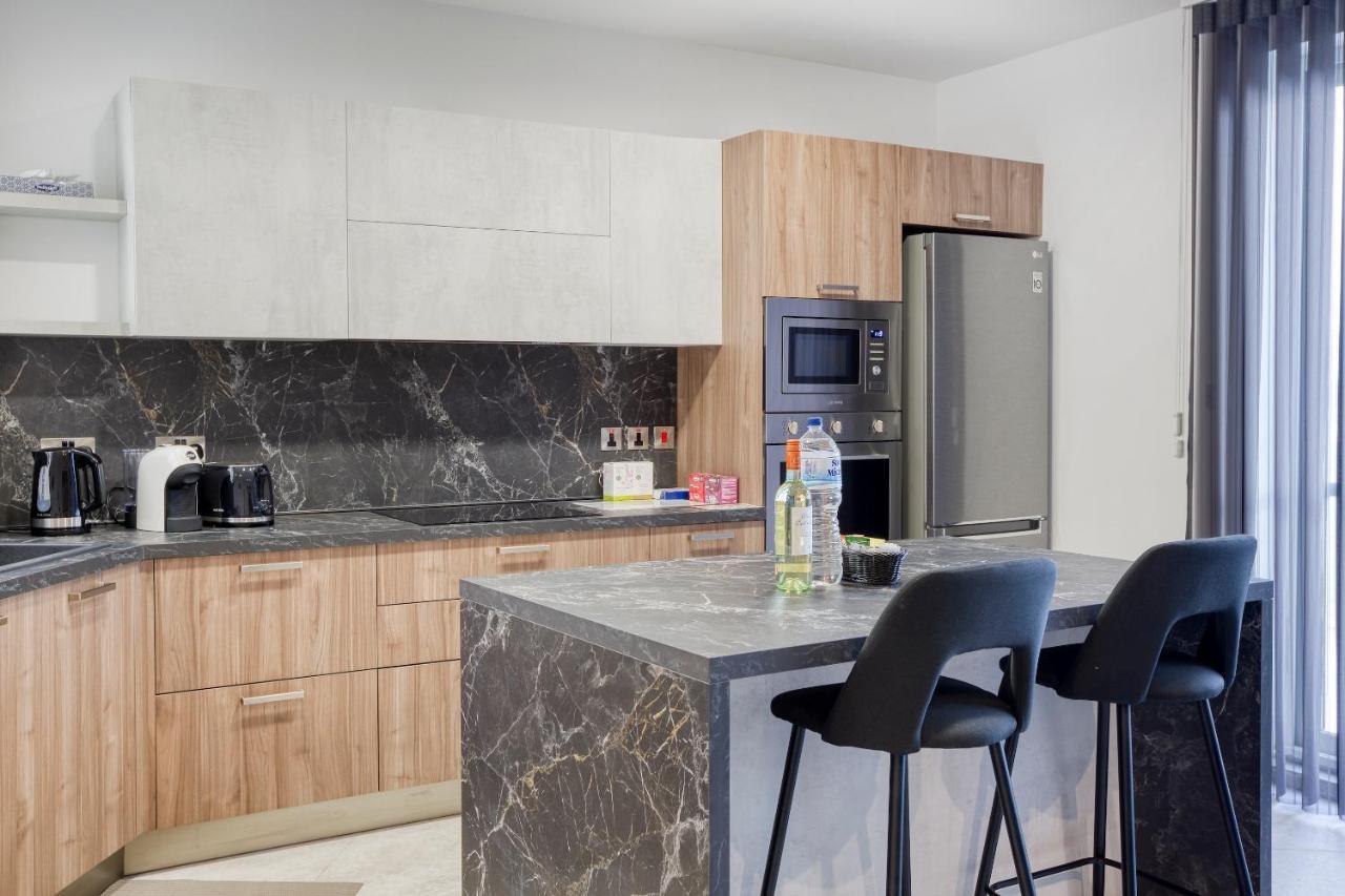 Stunning Apartment With Pool-Hosted By Sweetstay 沙拉 外观 照片