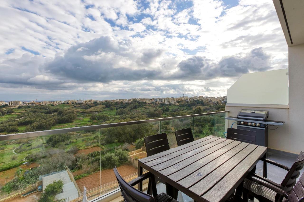 Stunning Apartment With Pool-Hosted By Sweetstay 沙拉 外观 照片