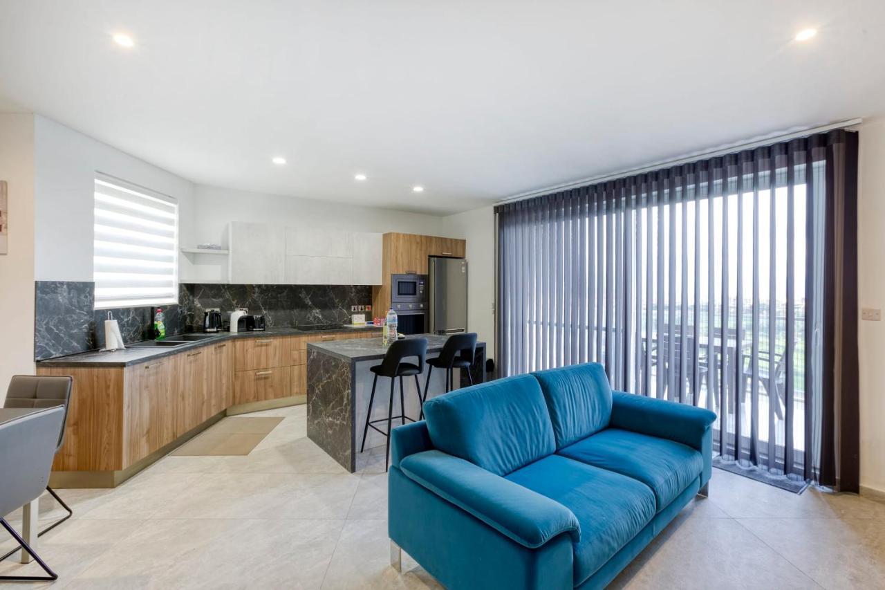 Stunning Apartment With Pool-Hosted By Sweetstay 沙拉 外观 照片