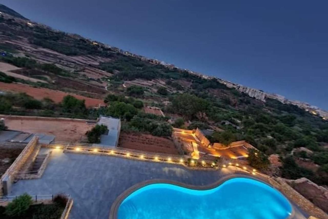 Stunning Apartment With Pool-Hosted By Sweetstay 沙拉 外观 照片